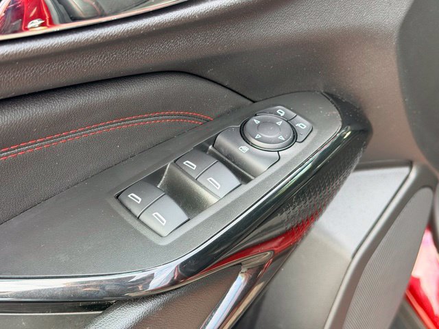 Used 2025 Chevrolet Trax RS w/ Driver Confidence Package FWD image 19