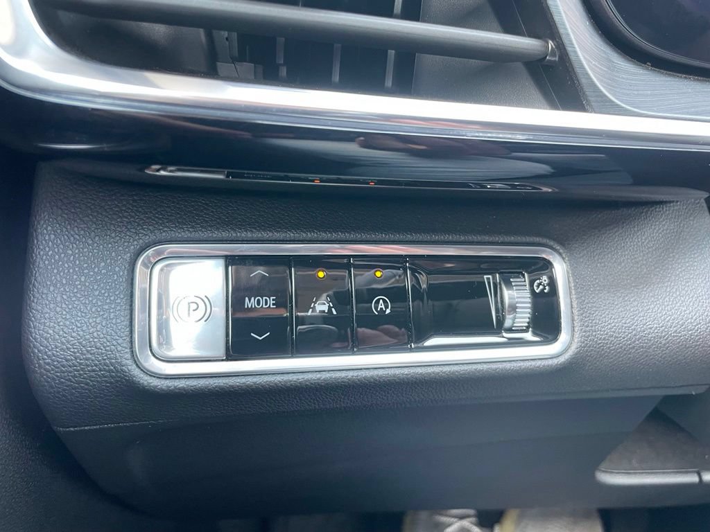 Used 2024 Buick Envision Preferred AWD/4WD image 38