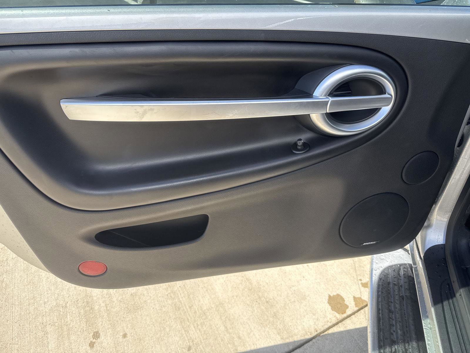 Used 2006 Chevrolet SSR w/ Preferred Equipment Group RWD image 9