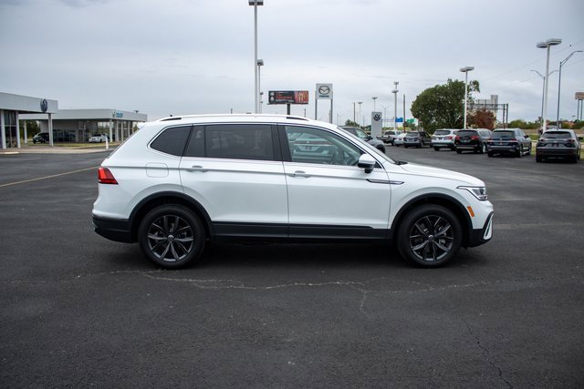 Used 2023 Volkswagen Tiguan SE image 8