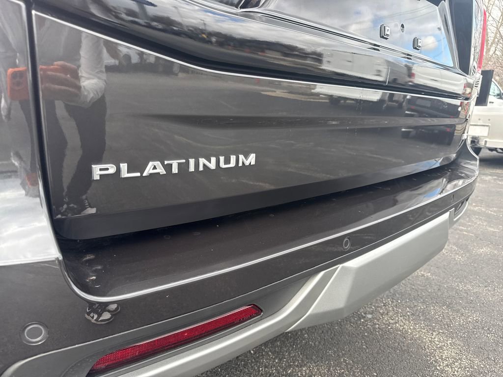 Used 2025 Ford Expedition Max Platinum w/ Driver's Package image 11