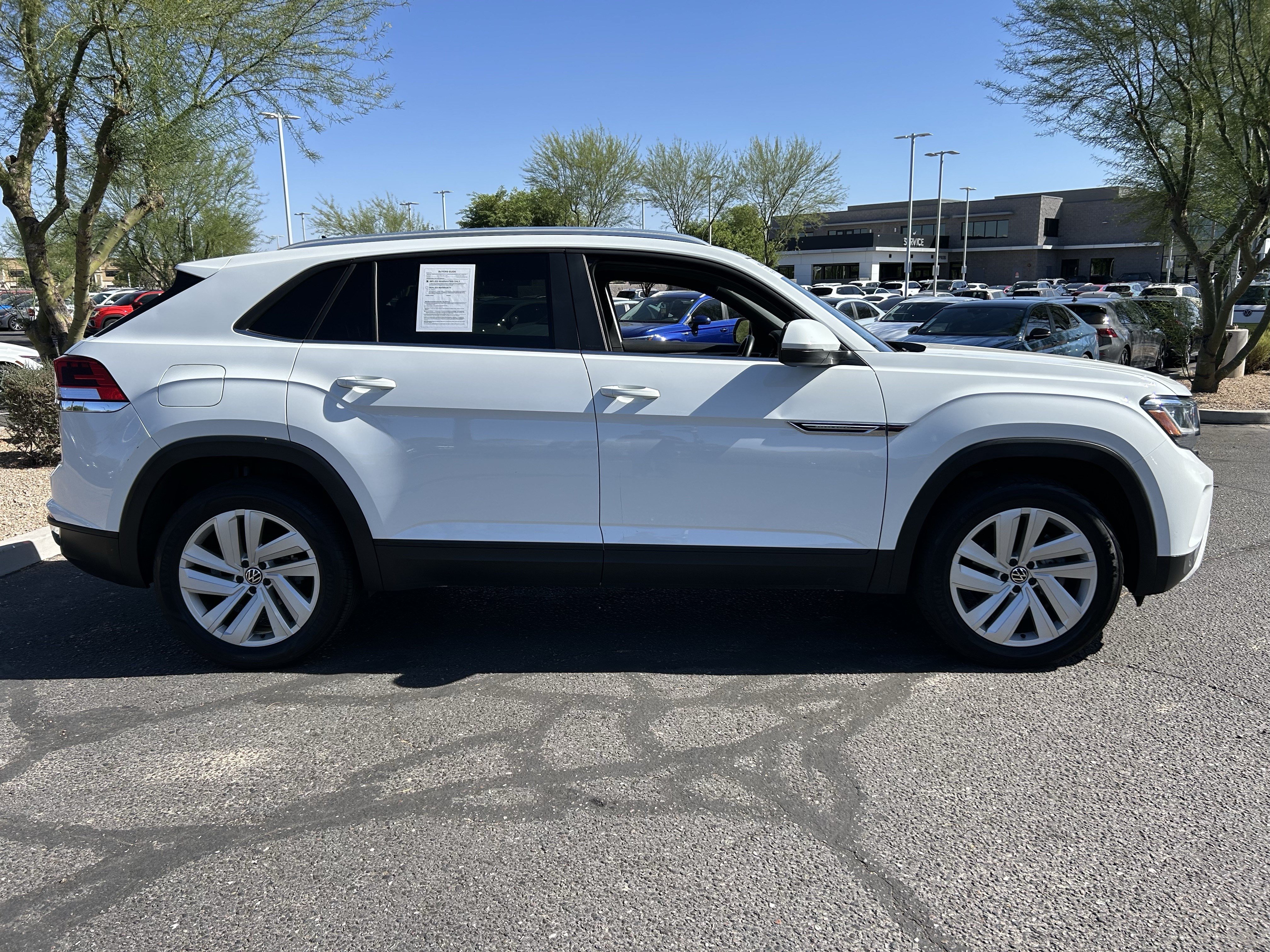 Used 2023 Volkswagen Atlas Cross Sport SE w/ Panoramic Sunroof Package FWD image 5