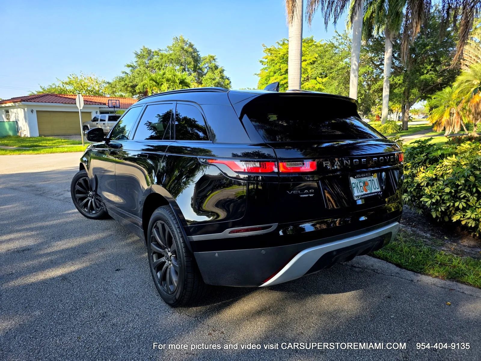 Used 2018 Land Rover Range Rover Velar R-Dynamic SE AWD/4WD image 9