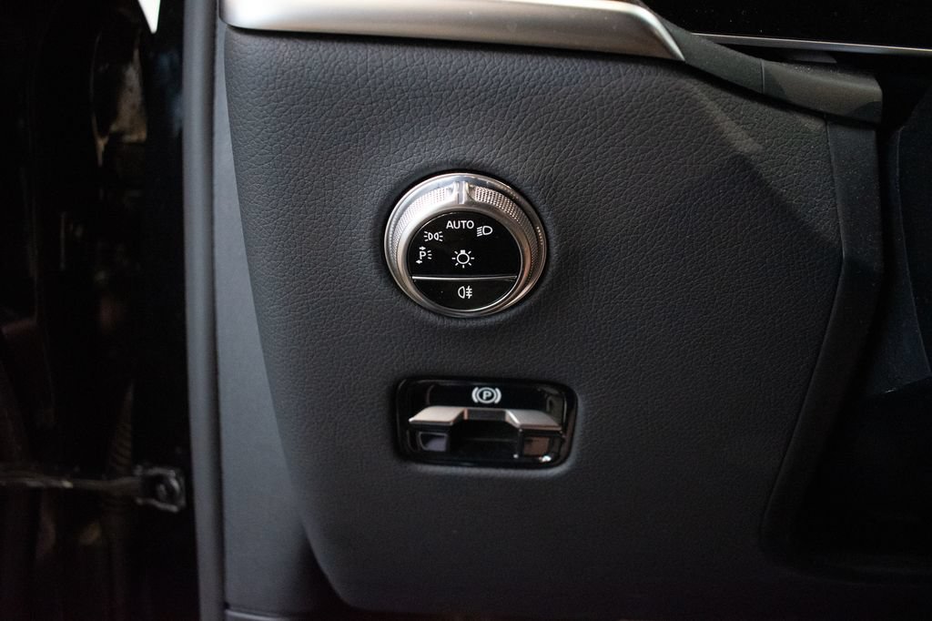 Used 2023 Mercedes-Benz GLC 300 4MATIC image 17