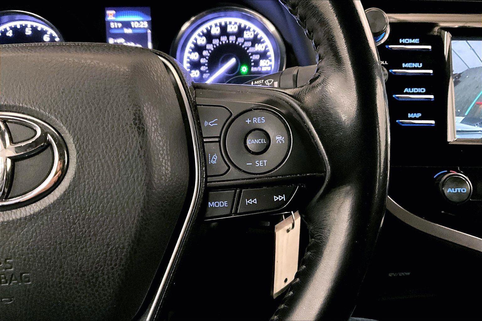 Used 2019 Toyota Camry SE image 18