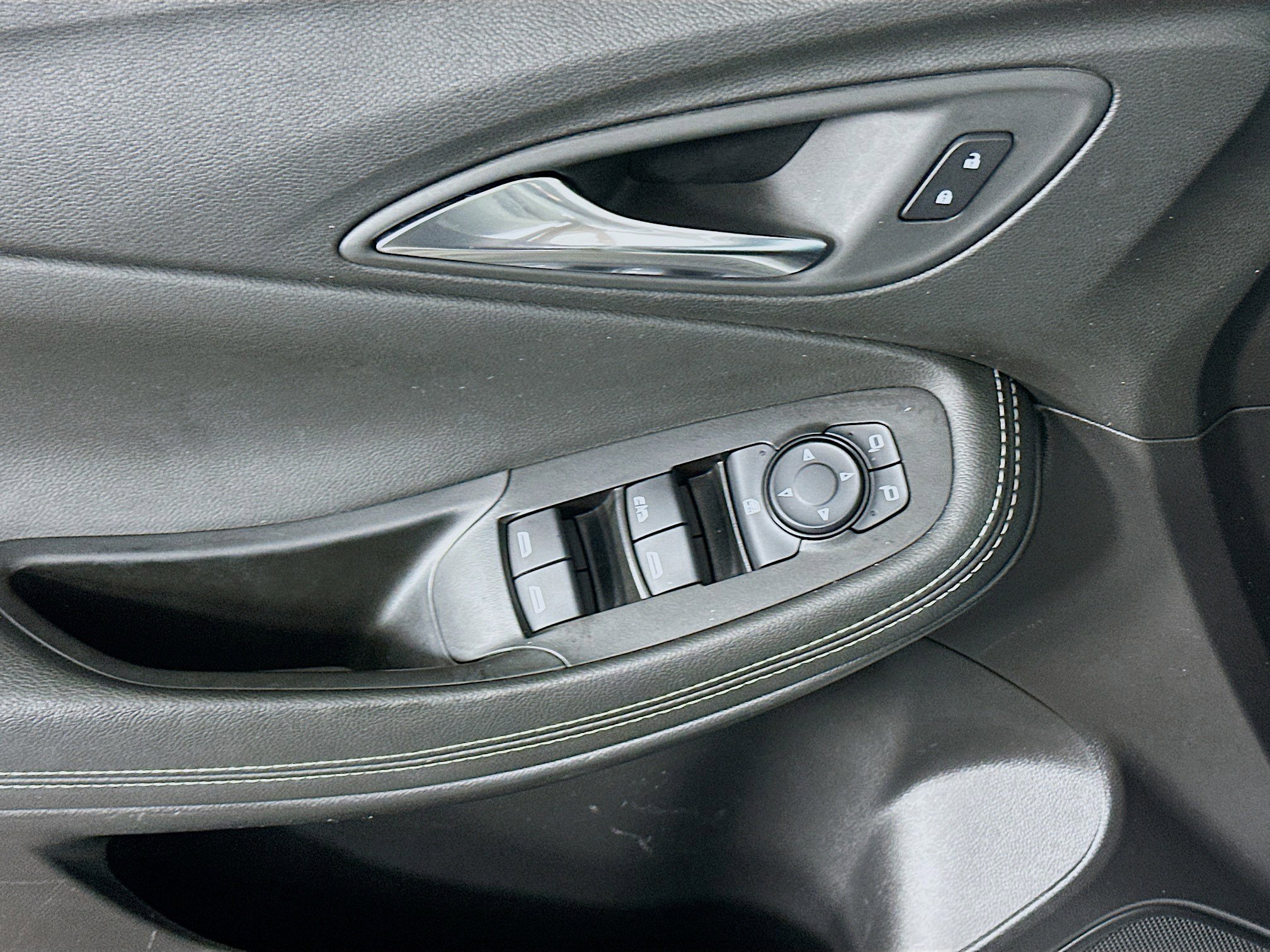 Used 2025 Buick Encore GX Preferred FWD image 15