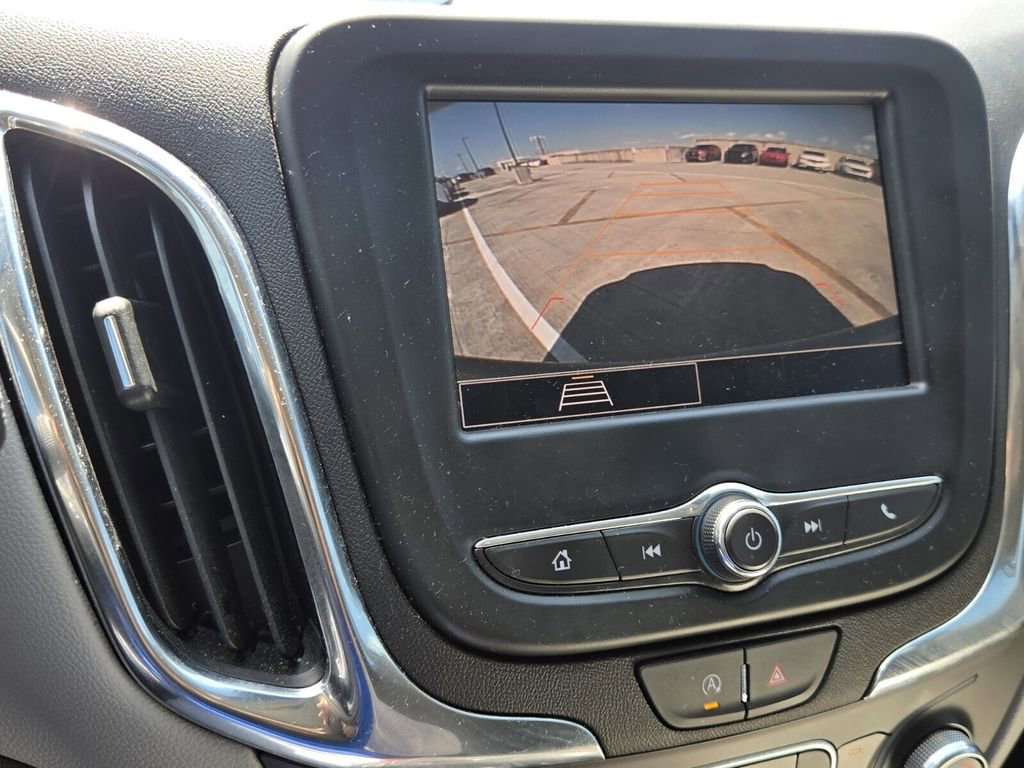 Used 2024 Chevrolet Equinox LS FWD image 21