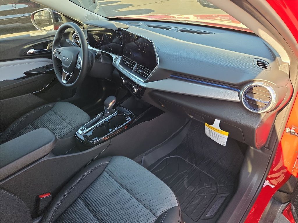 New 2026 Chevrolet Trax LT w/ Driver Confidence Package FWD image 20