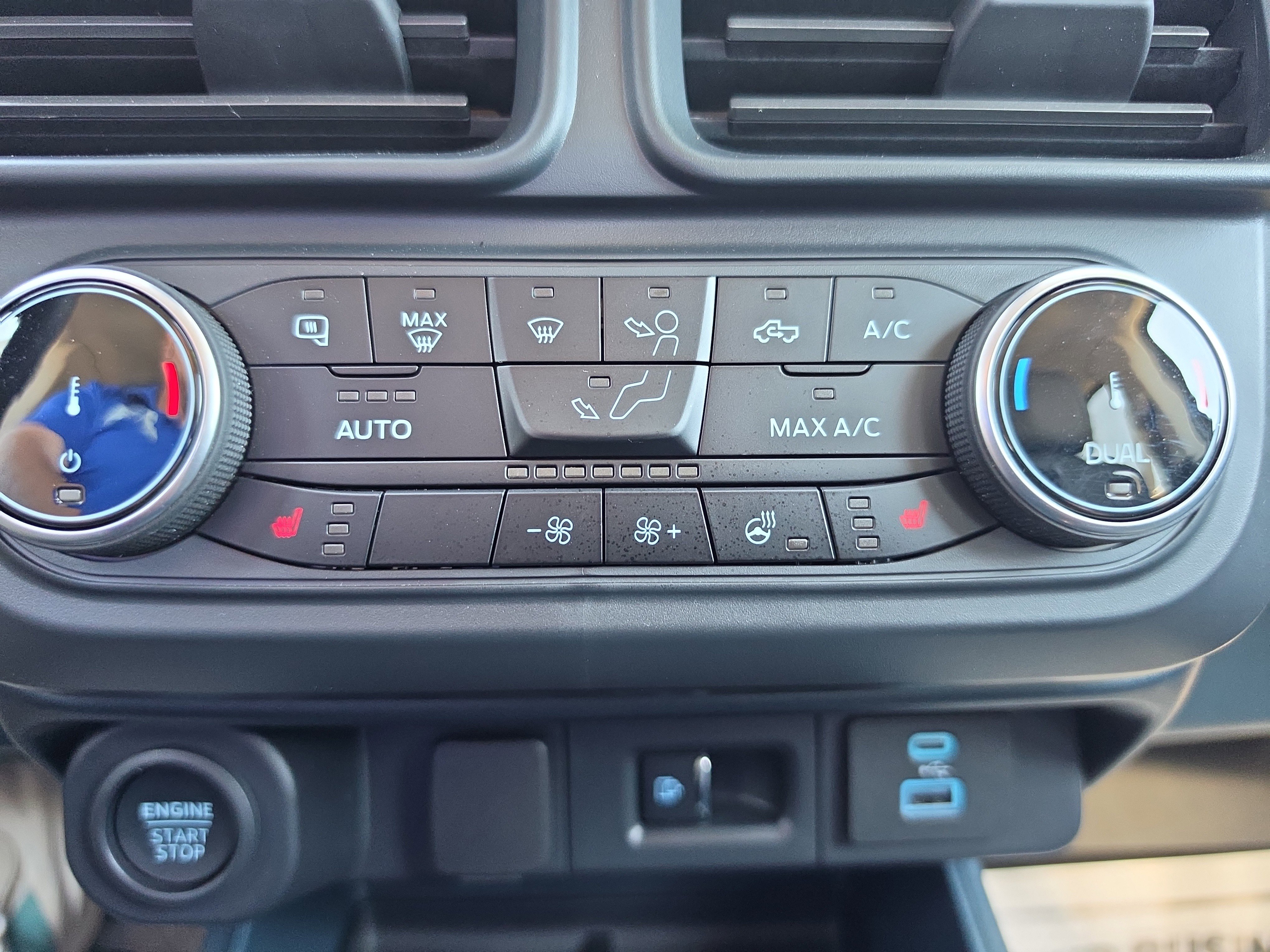 Used 2024 Ford Maverick Lariat w/ Black Appearance Package AWD/4WD image 30