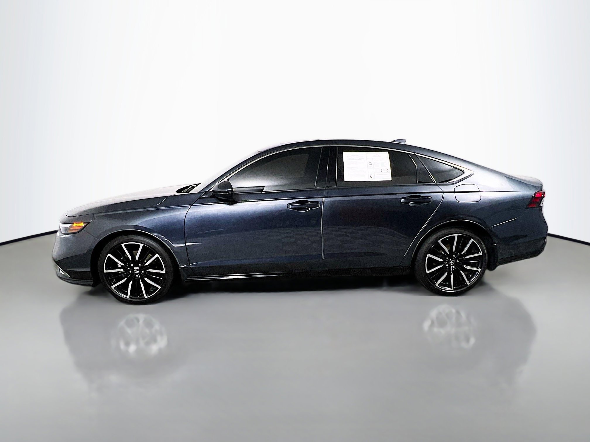 Used 2024 Honda Accord Touring image 9