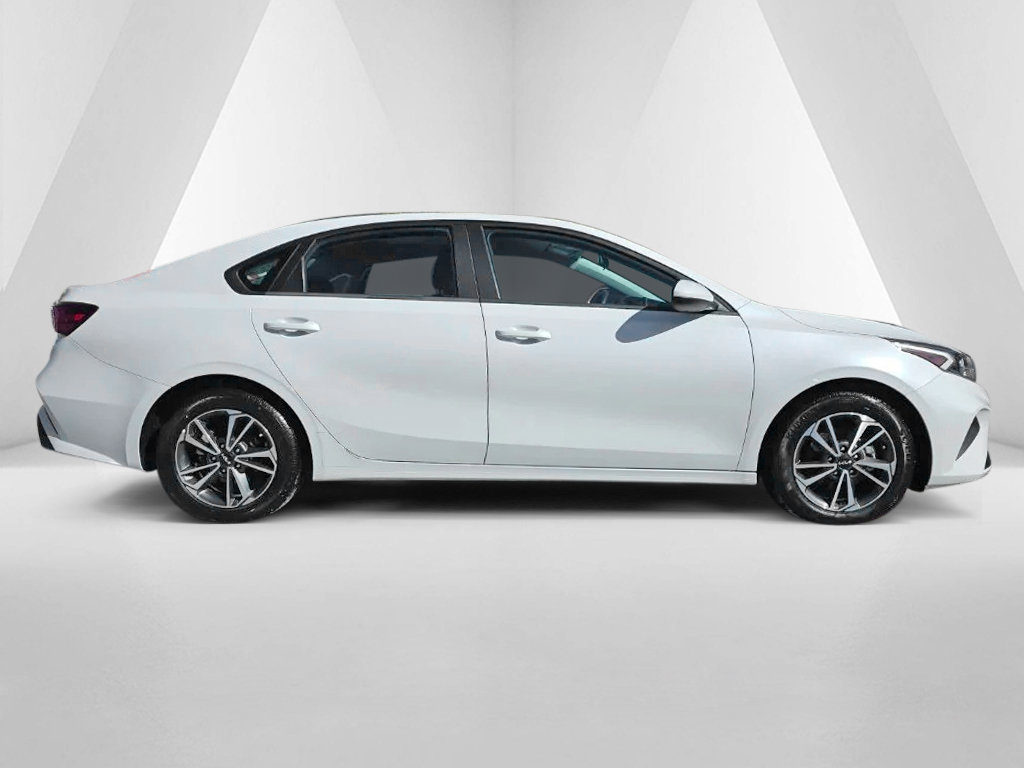 Used 2024 Kia Forte LXS FWD image 5