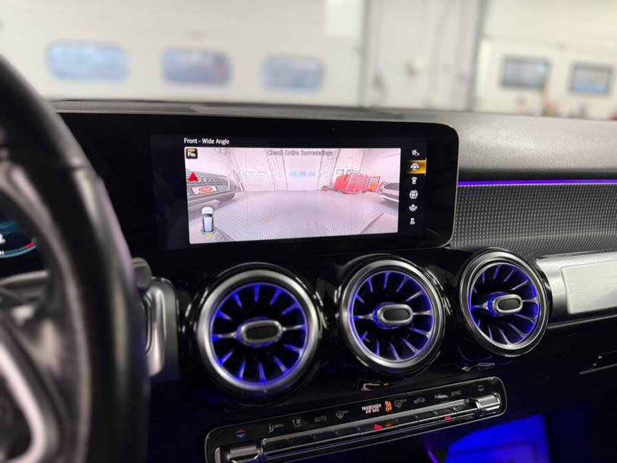 Used 2021 Mercedes-Benz GLB 250 4MATIC image 41