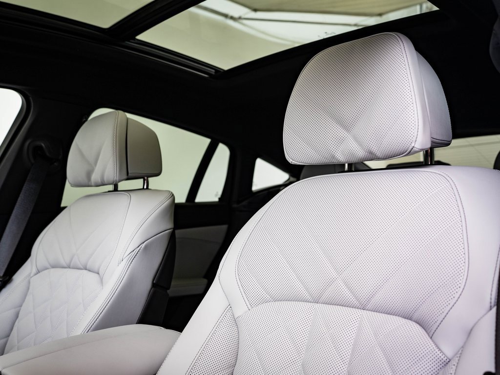 New 2026 BMW X6 xDrive40i image 20