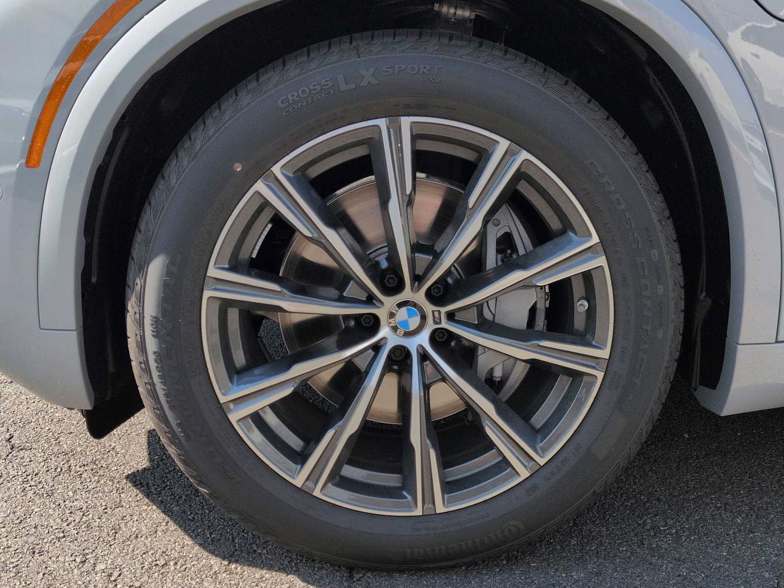 Used 2026 BMW X5 xDrive50e w/ M Sport Package AWD/4WD image 14