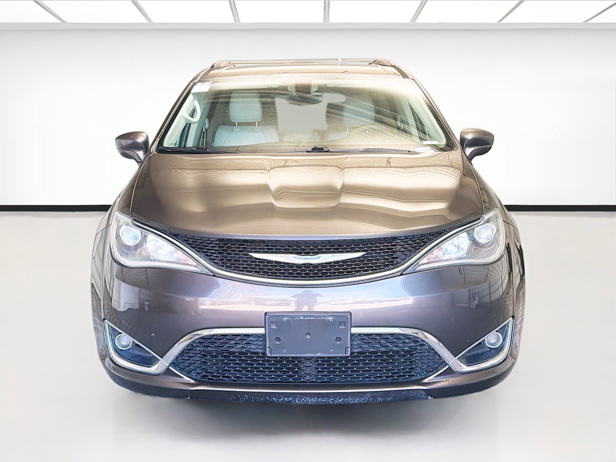 Used 2017 Chrysler Pacifica Touring-L image 2