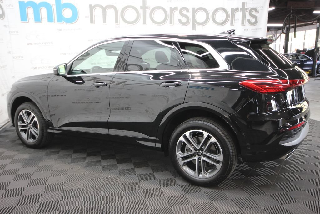 Used 2025 Audi Q5 Premium w/ Convenience Package AWD/4WD image 3