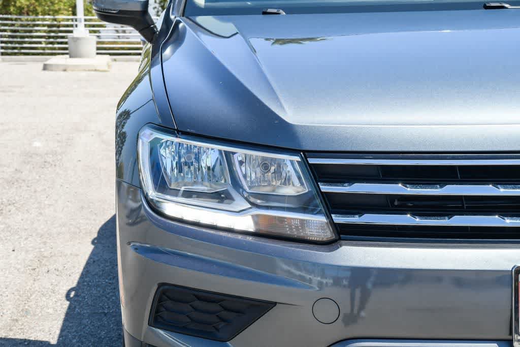 Used 2020 Volkswagen Tiguan SE w/ Panoramic Sunroof Package FWD image 4