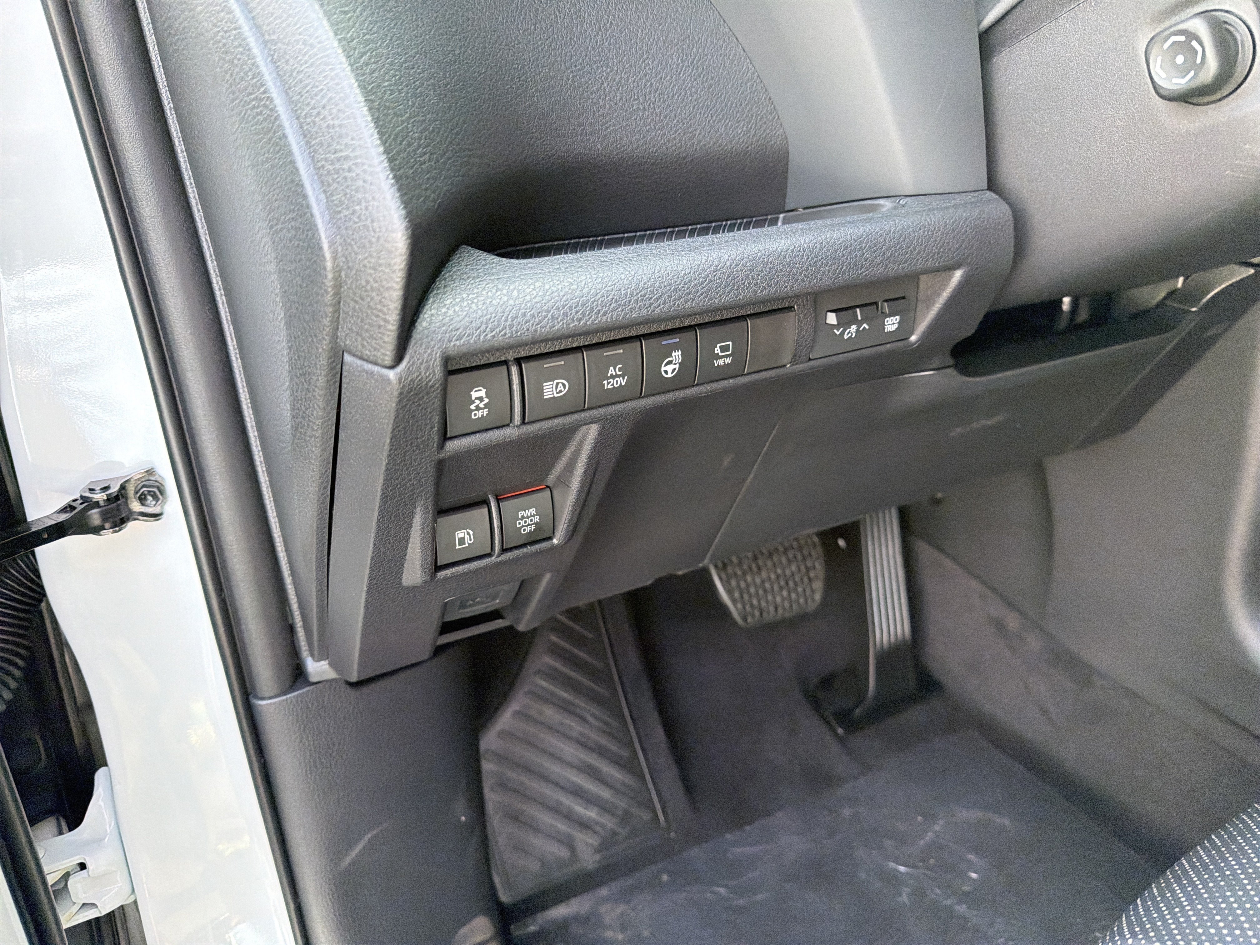 New 2026 Toyota Sienna Platinum AWD/4WD image 15
