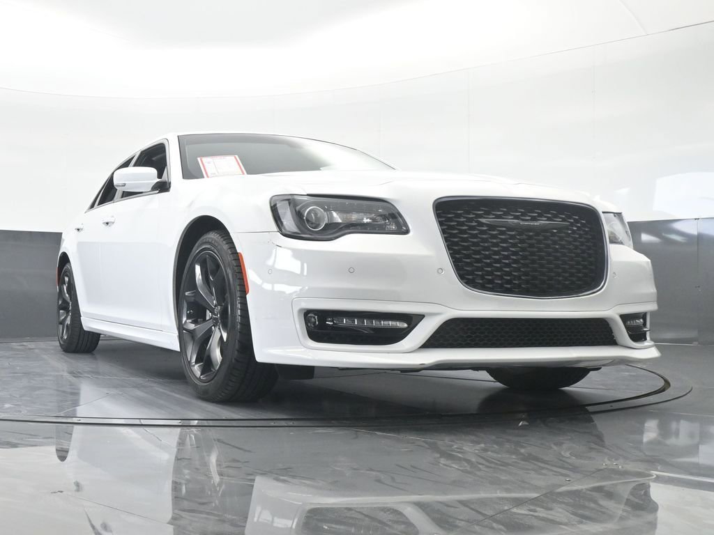 Used 2023 Chrysler 300 Touring L image 59