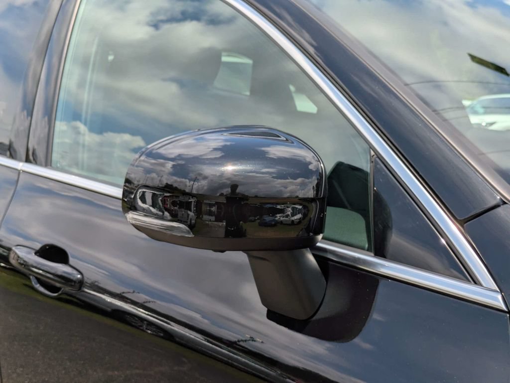 Used 2023 Volvo XC60 B5 Plus w/ Climate Package AWD/4WD image 12