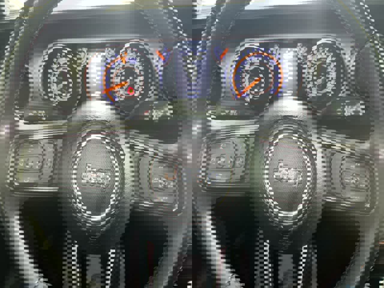 Used 2023 Jeep Gladiator Sport image 15