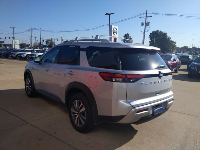 Used 2025 Nissan Pathfinder SL image 9