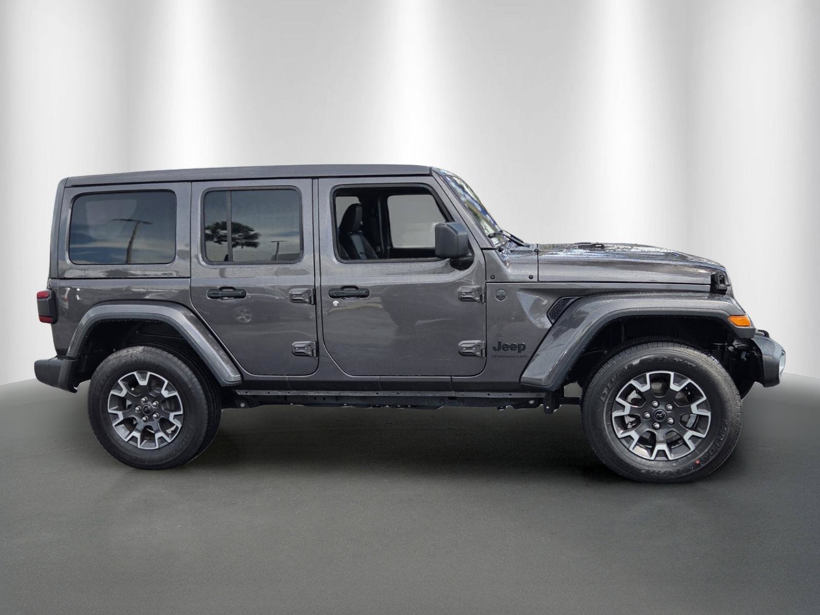 Used 2025 Jeep Wrangler Unlimited Sahara w/ Safety Group AWD/4WD image 8