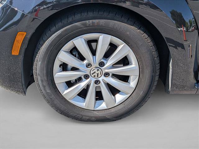 Used 2018 Volkswagen Beetle 2.0T Coast FWD image 22