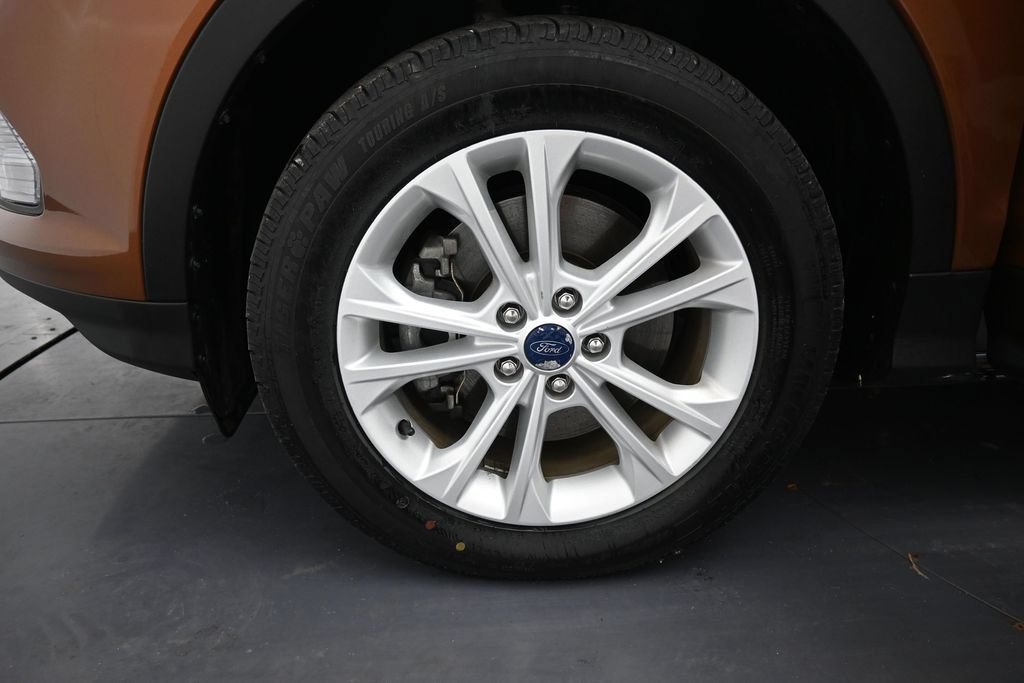 Used 2017 Ford Escape SE AWD/4WD image 30