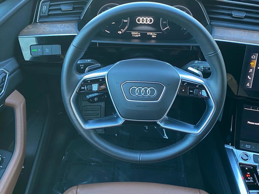 Used 2022 Audi e-tron Premium image 5