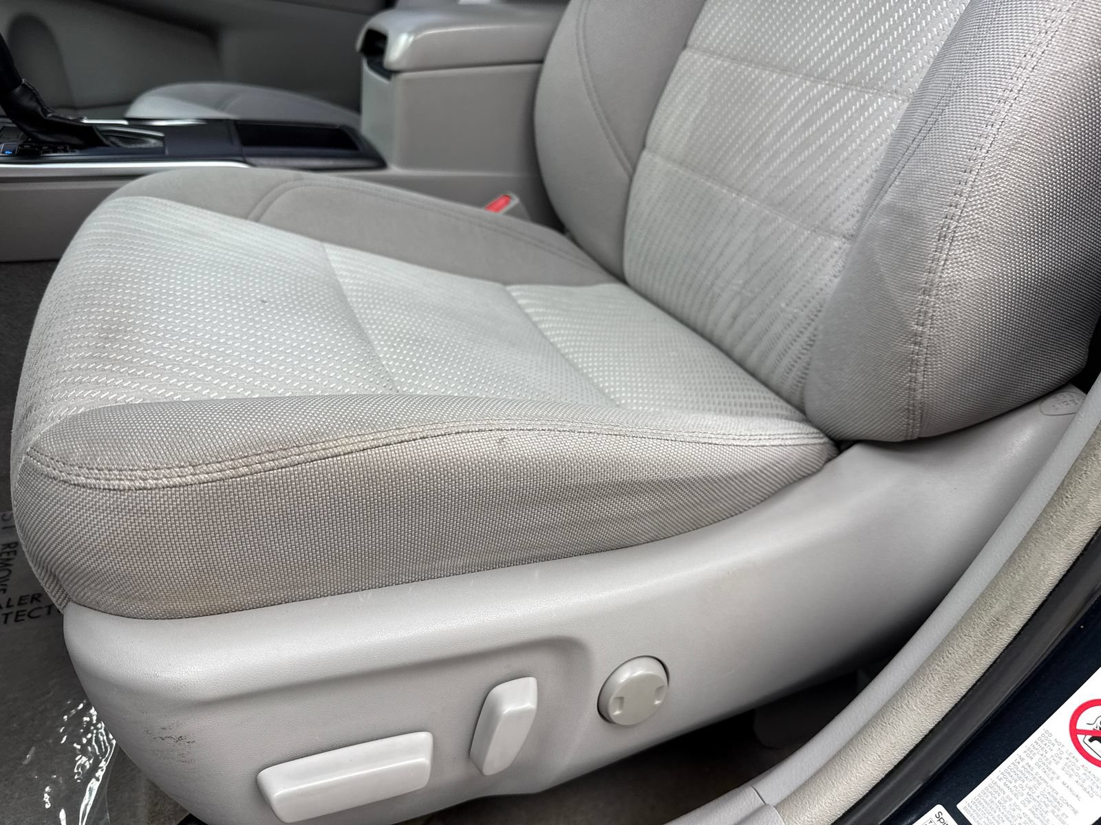 Used 2017 Toyota Camry LE FWD image 34