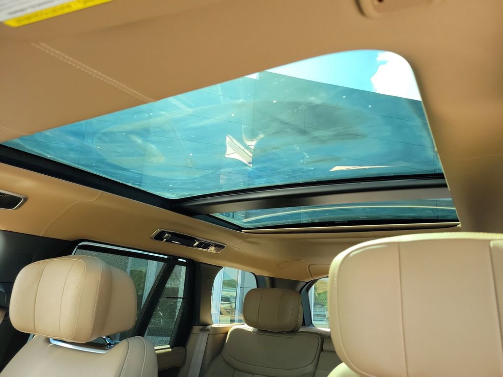 New 2026 Land Rover Range Rover Autobiography AWD/4WD image 28