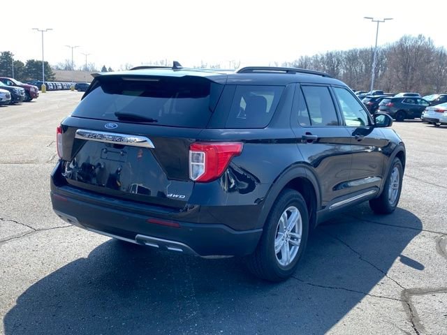 Used 2023 Ford Explorer XLT image 4