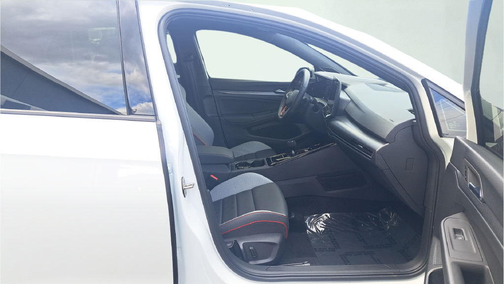Used 2025 Volkswagen GTI SE FWD image 16