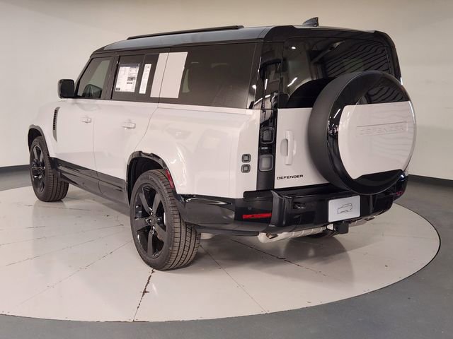 New 2026 Land Rover Defender 130 X-Dynamic SE image 5