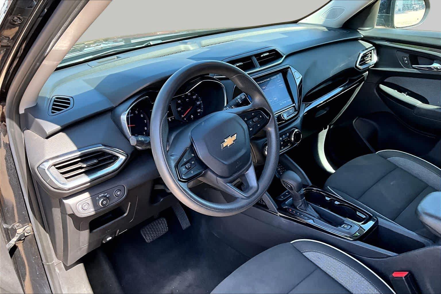 Used 2023 Chevrolet TrailBlazer LT w/ Convenience Package FWD image 20