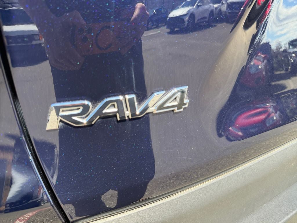 Used 2021 Toyota RAV4 XLE AWD/4WD image 35