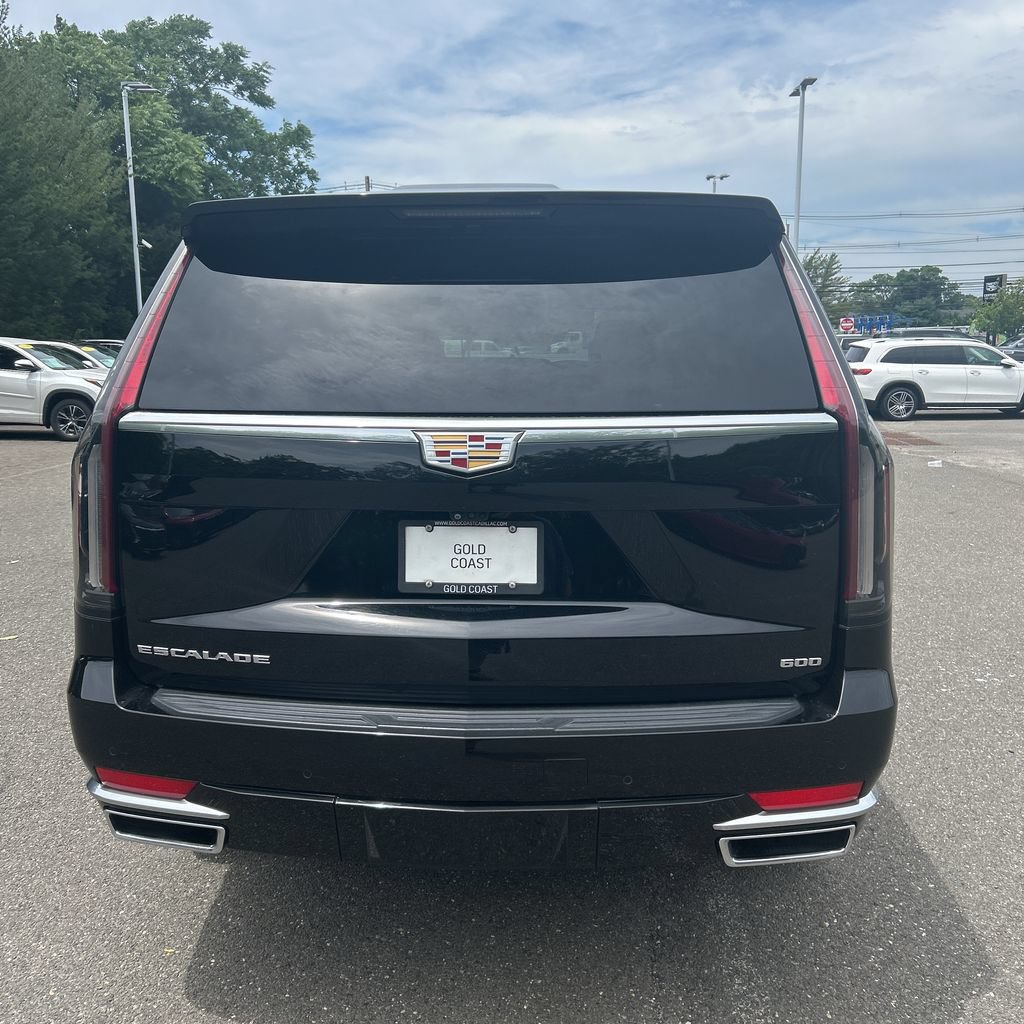 Used 2022 Cadillac Escalade Premium Luxury AWD/4WD image 8