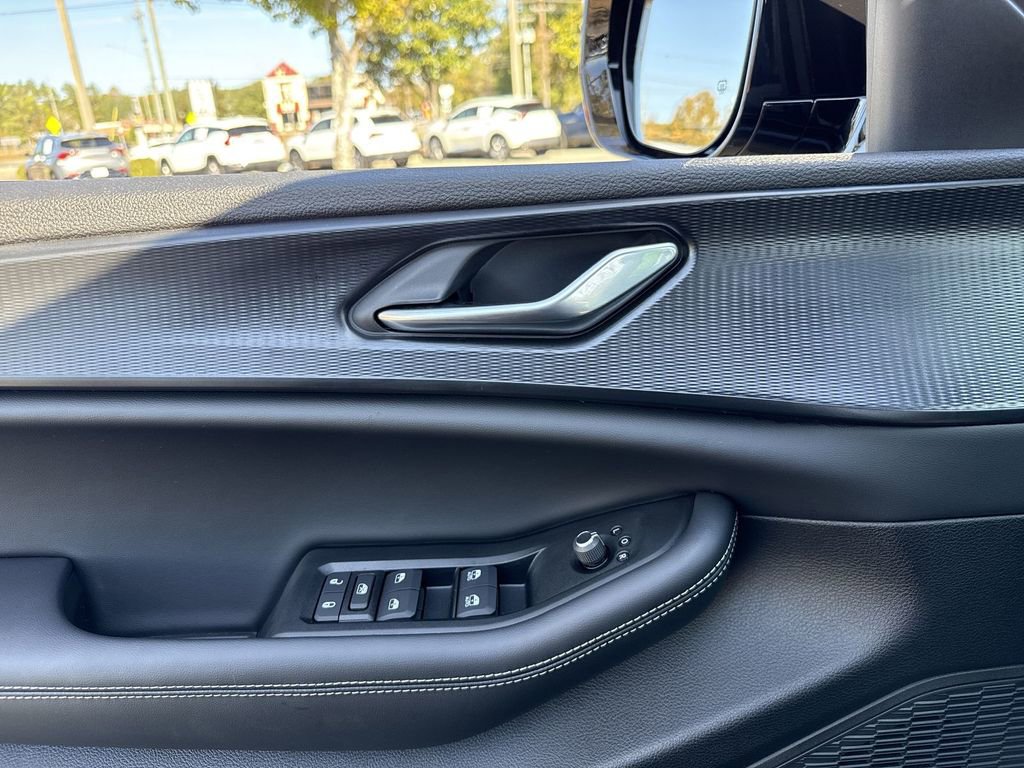 New 2025 Jeep Grand Cherokee L Altitude image 13