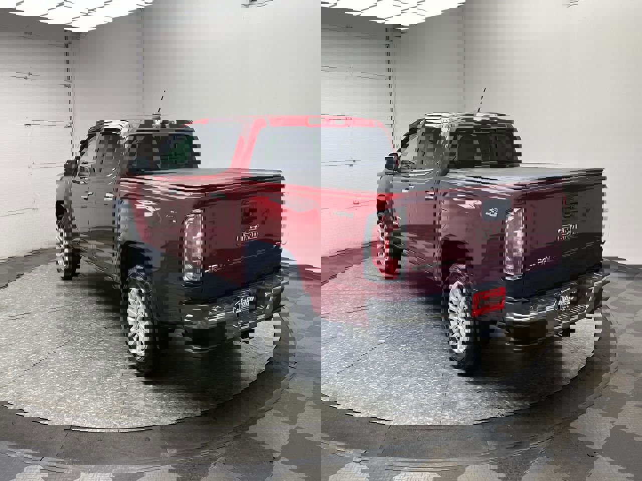 Used 2017 GMC Canyon SLT w/ Driver Alert Package image 2