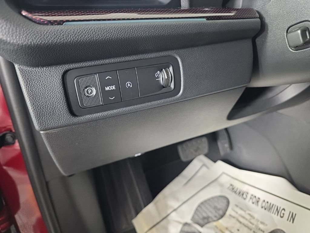 New 2027 Chevrolet Traverse RS w/ LPO, Floor Liner Package FWD image 15