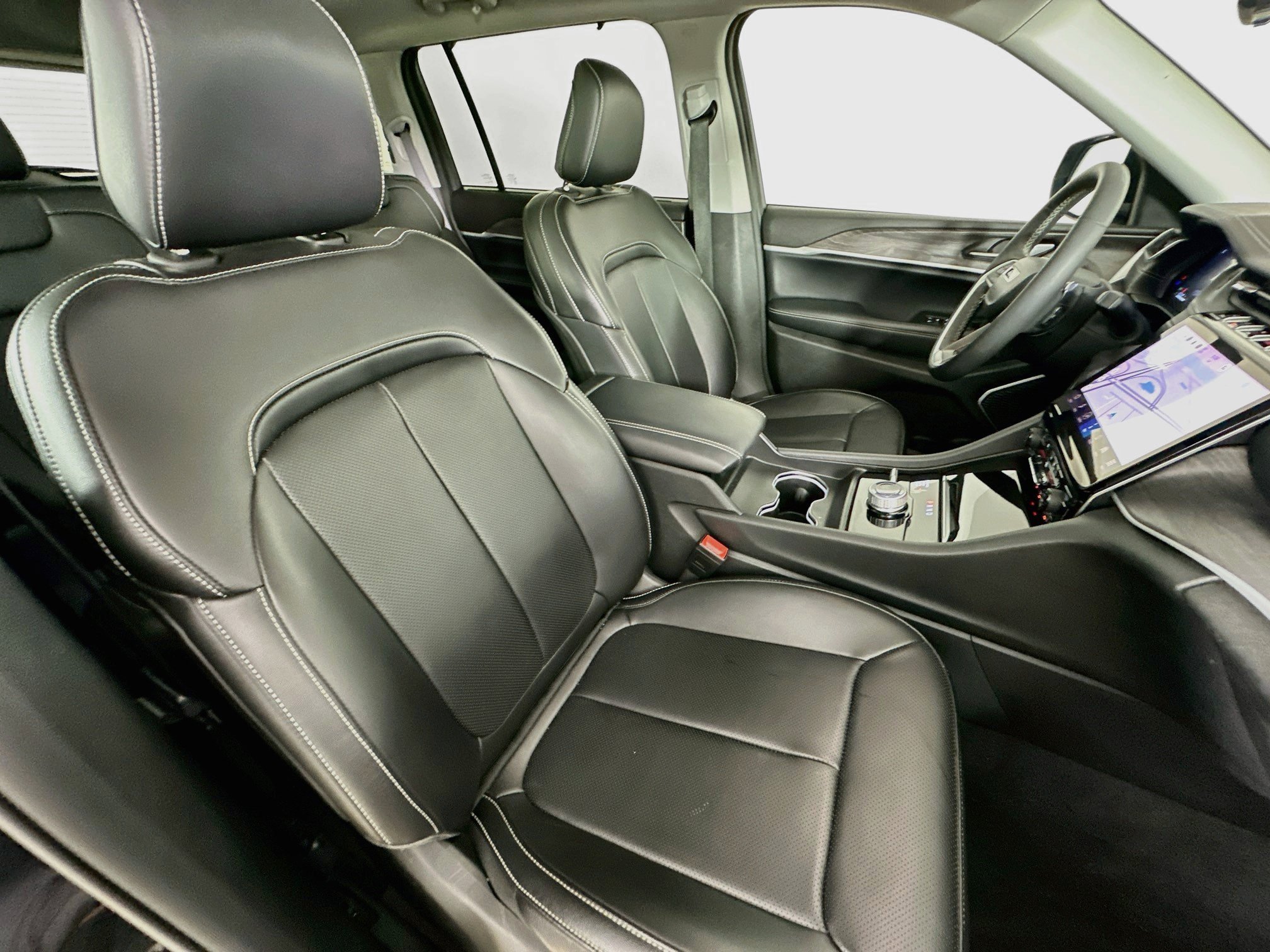 Used 2024 Jeep Grand Cherokee L Limited w/ Luxury Tech Group II AWD/4WD image 35