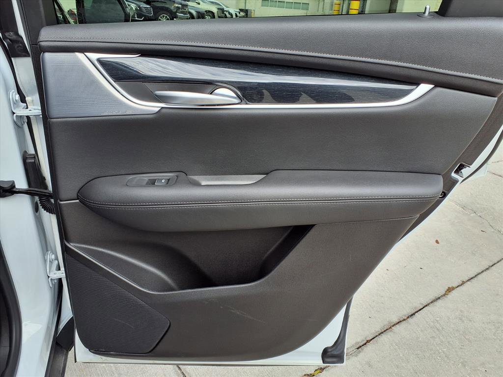 Certified 2025 Cadillac XT5 Premium Luxury image 12