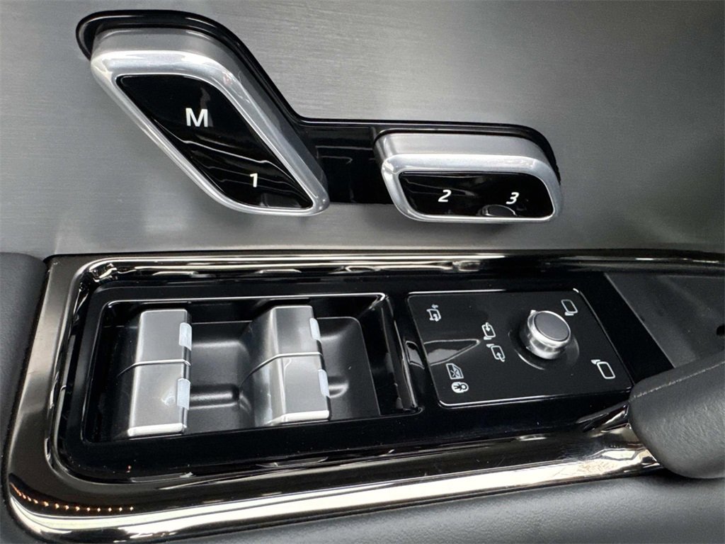 Used 2024 Land Rover Range Rover Sport Dynamic SE image 28