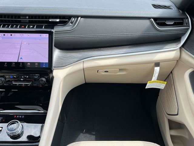 New 2025 Jeep Grand Cherokee L Limited w/ Luxury Tech Group II image 17