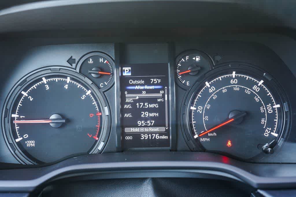 Used 2024 Toyota 4Runner SR5 Premium w/ Moonroof Package AWD/4WD image 23