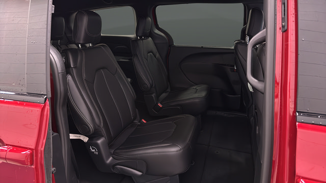 New 2026 Chrysler Pacifica Select AWD/4WD image 25