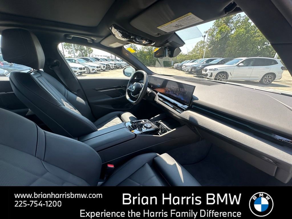 Certified 2025 BMW 530i w/ Premium Package image 20