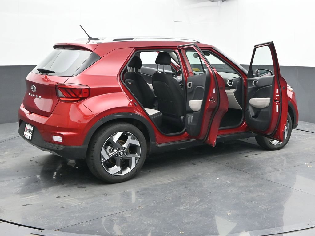 Used 2025 Hyundai Venue SEL image 75