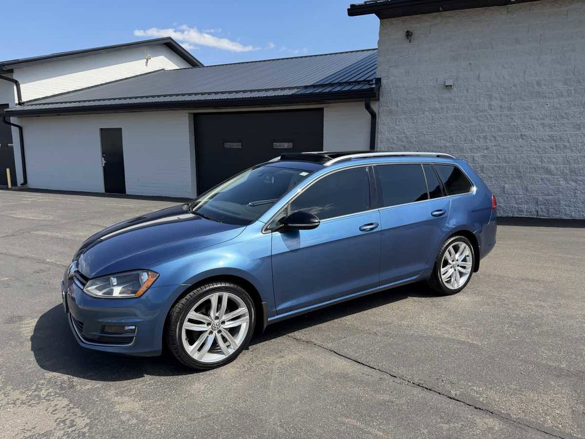 Used 2015 Volkswagen Golf SEL image 2